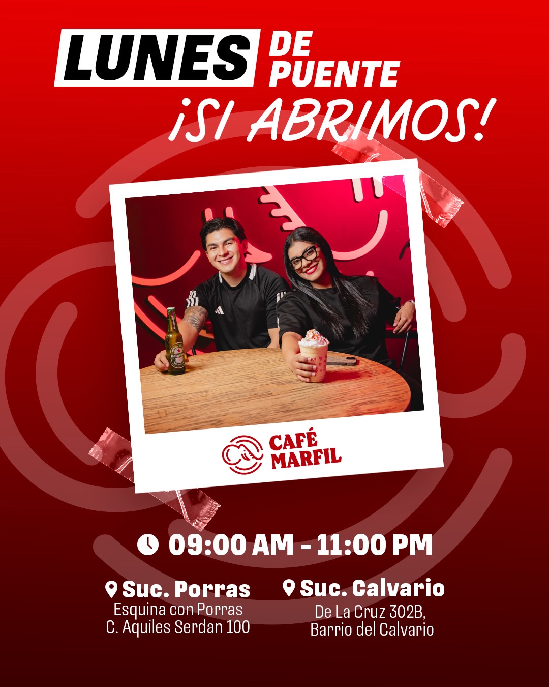 Clientes disfrutando en Café Marfil